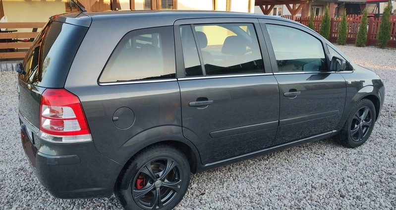 Opel Zafira cena 17500 przebieg: 287000, rok produkcji 2011 z Zwoleń małe 56